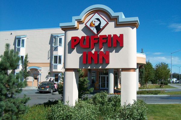 Pluffin Inn Sign